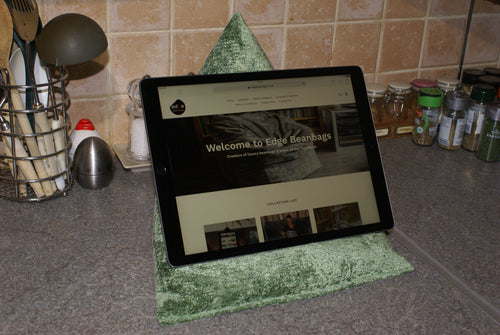 Green Techbed Maxi with iPad Pro 12.9