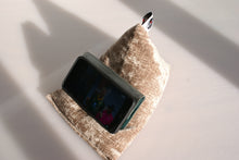 Techbed-Mini-Mink-smartphone-landscape
