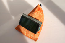 Techbed-Mini-orange-smartphone-landscape