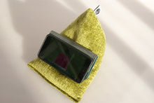 Techbed-Mini-gold-smartphone-landscape
