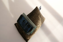 Techbed-Mini-chocolate-brown-smartphone-landscape
