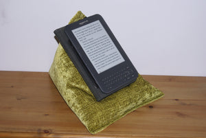 Gold Techbed Netflix movies in bed tablet stand iPad pillow kindle cushion arthritis sore fingers sore thumbs parkinsons read watch tablet stand aid