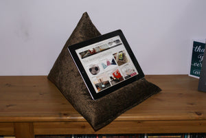 Techbed Maxi - iPad Pro 12.9" beanbag stand, kindle cushion, tablet pillow, book stand