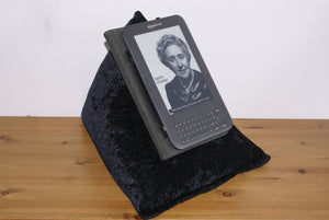 Jet Black Techbed Kindle Cushion Netflix iPad Pillow tablet stand arthritis handsfree parkinsons